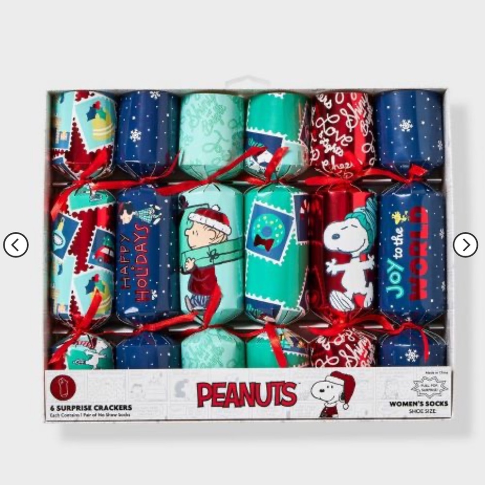 Women’s Peanuts 6pk Socks in Holiday Crackers